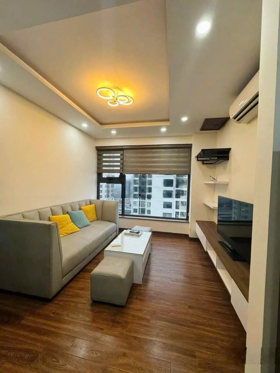 Nhà tớ chính chủ cần bán căn hộ 3N2VS-82m2, đầy đủ nội thất đẹp do nhà tự thiết kế, giá siêu mềm