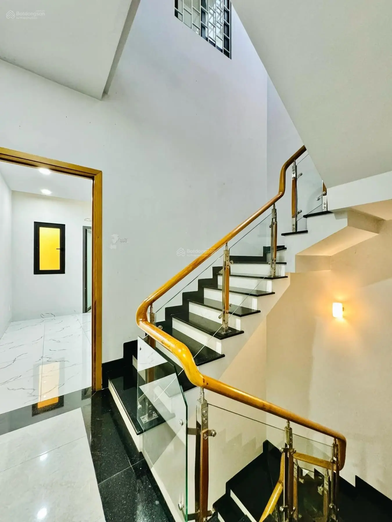 Kẹt tiền bán gấp nhà Trần Quang Diệu Q3. DT 71,76m2/4tỷ280 gần chợ Nguyễn Văn Trỗi cho thuê 36 tr