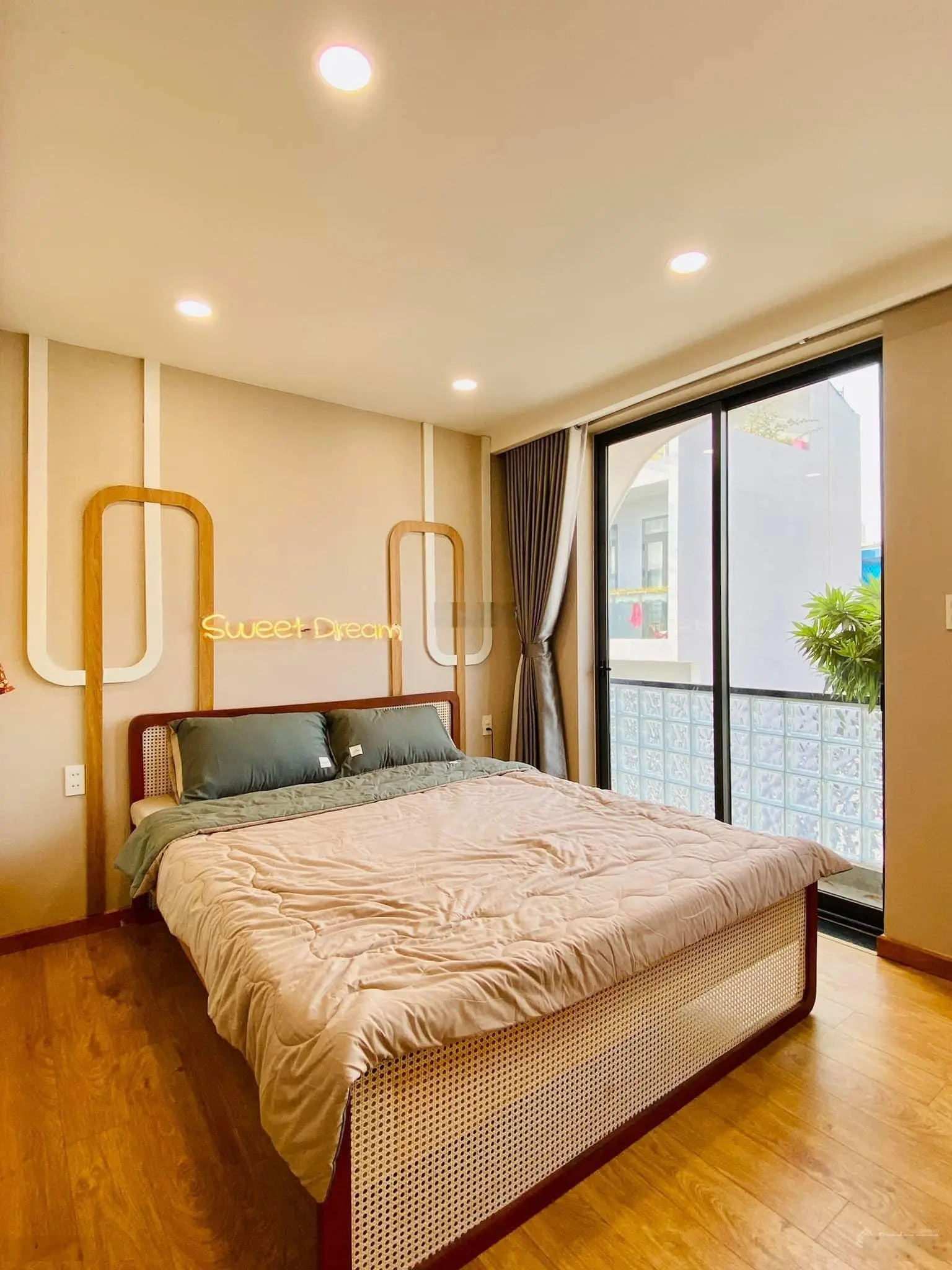 Giá 20 tỷ. Mặt tiền kinh doanh ngay Trần Nguyên Đán, Q.1 gần Chợ Tân Định. Ngang 4 x 16