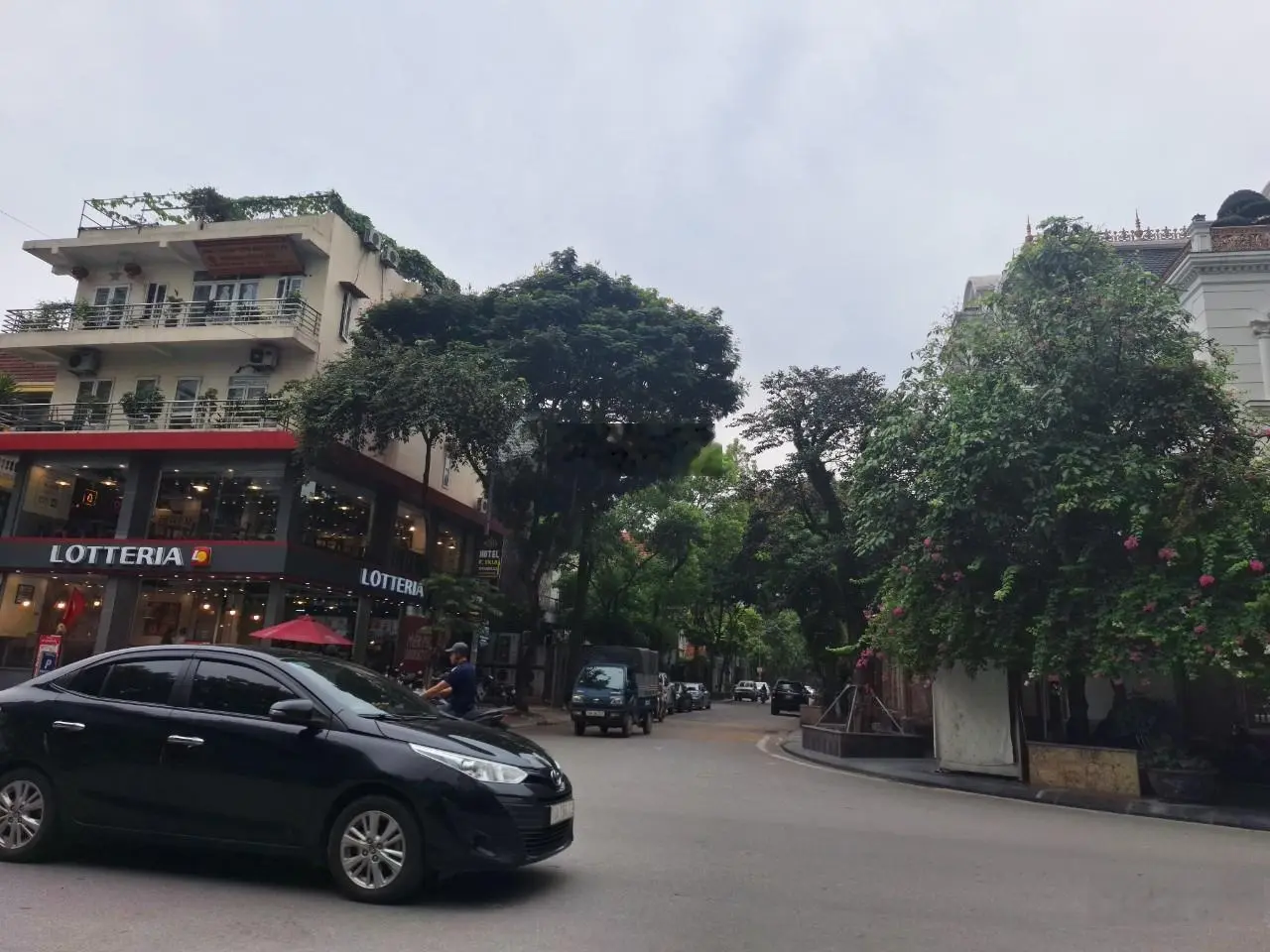Bán biệt thự khu đô thị Tây Nam Linh Đàm, 220m2 x 4 tầng giá tốt nhất thị trường 3x tỷ, vị trí đẹp