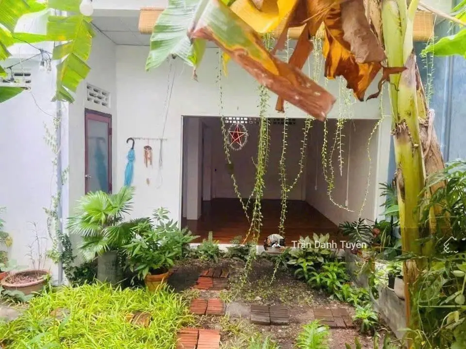 Bán nhà hẻm ô tô đường Nguyễn Thiện Thuật - TP. Nha Trang, ngay cạnh Vincom cách biển 300m