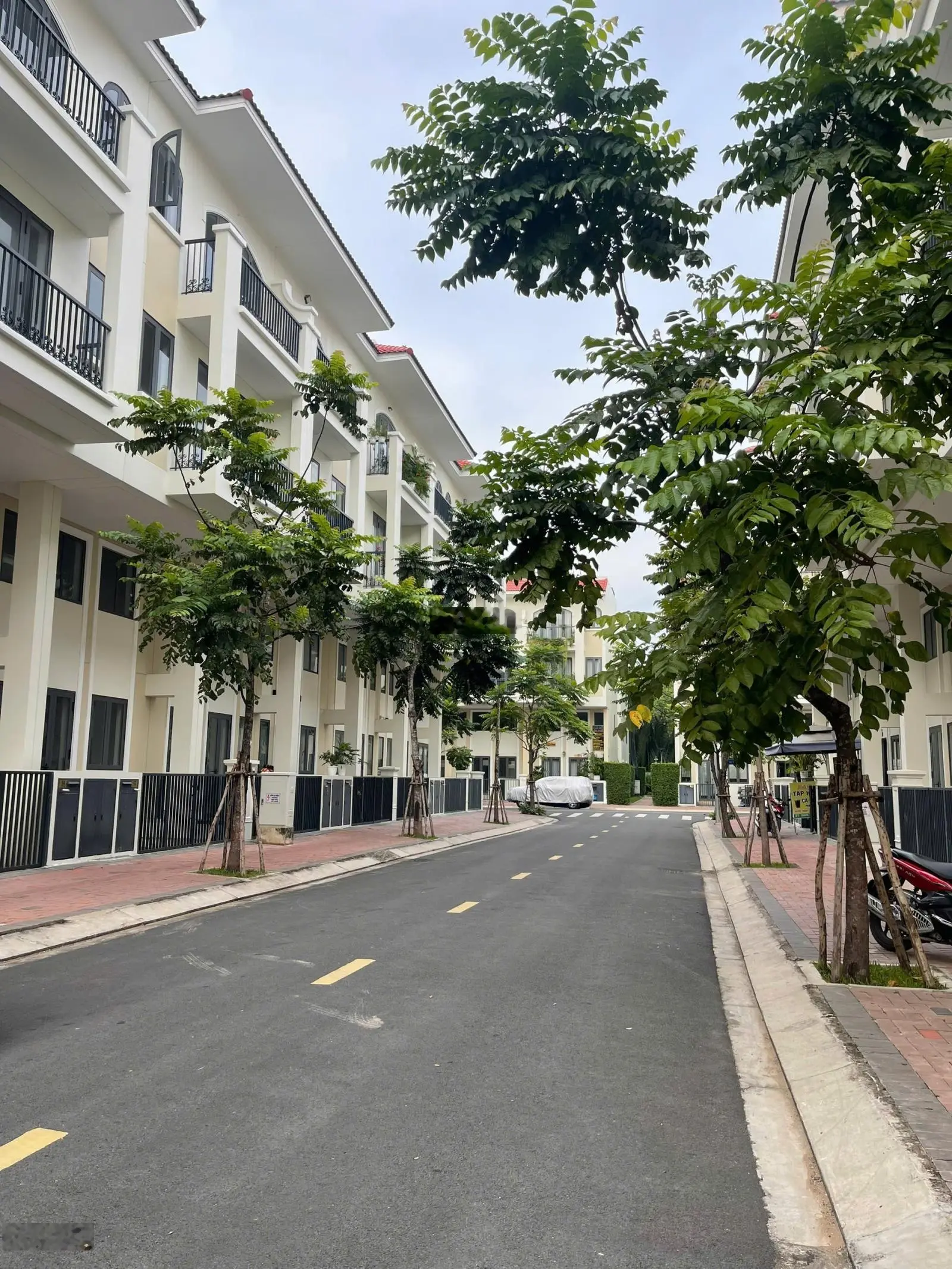 Bán nhà phố khu Senturia Nam Sài Gòn, giá bán 7 tỷ/căn