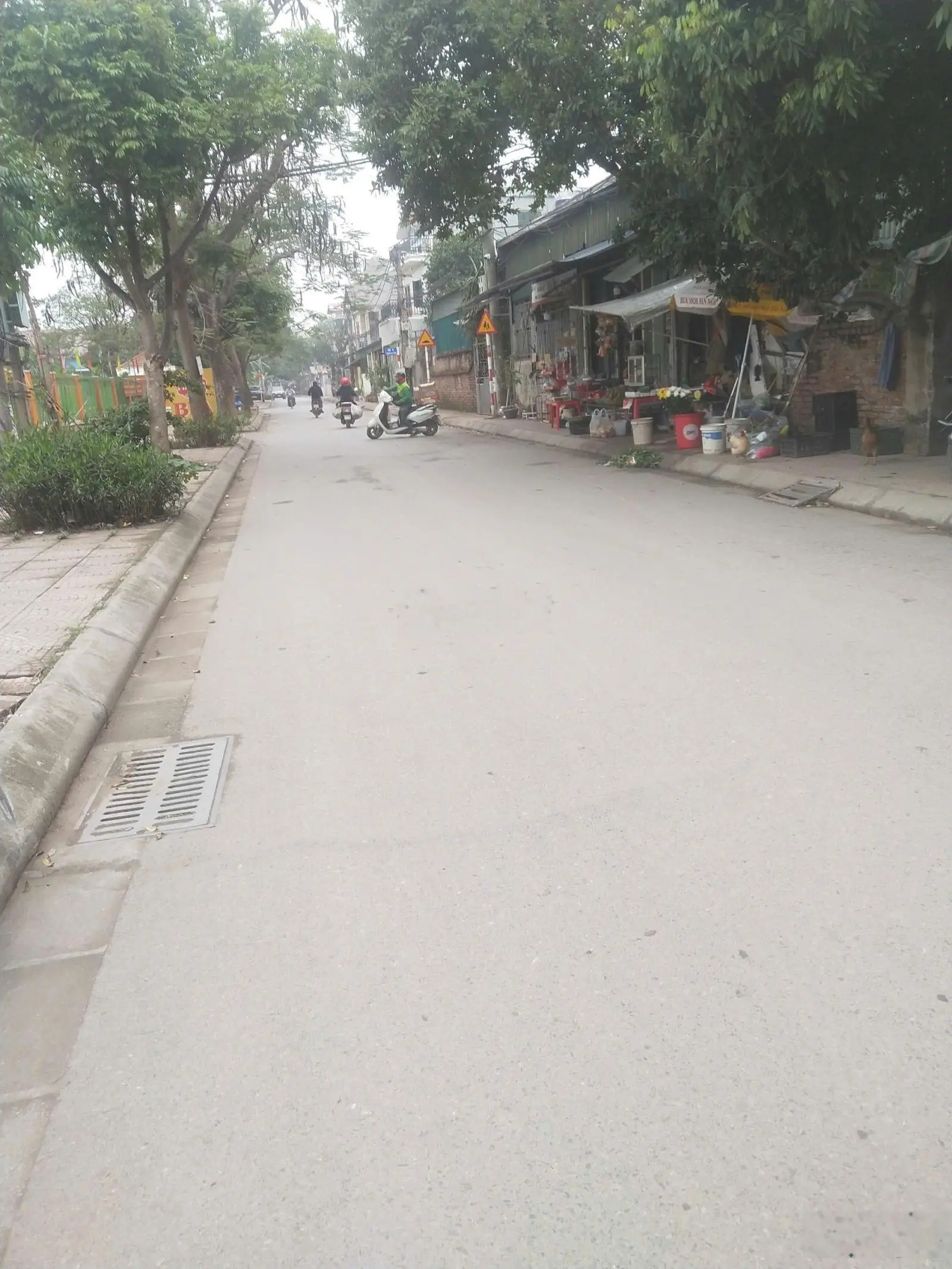 Bán nhà 4T, DT 98m2 ngõ Thống Nhất. Hà Trại Long Biên, đường ô tô tránh. Kinh doanh