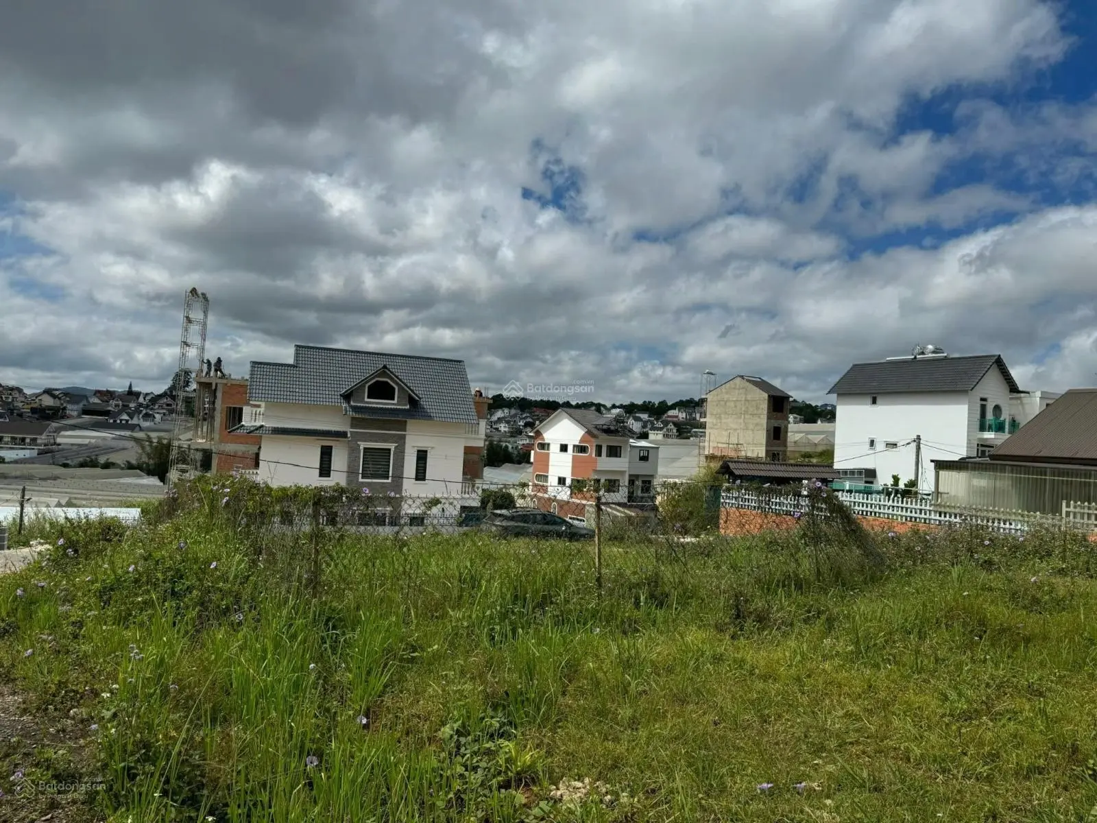 Đất biệt thự đường Trần Đại Nghĩa, đường ô tô, view đẹp, xung quanh nhiều biệt thự. Giá 8 tỷ