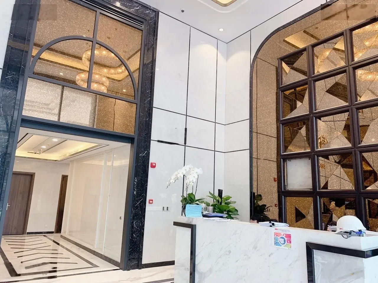 Bán căn góc 108m2 Đông nam mát tầng trung 18-19, view cực đẹp