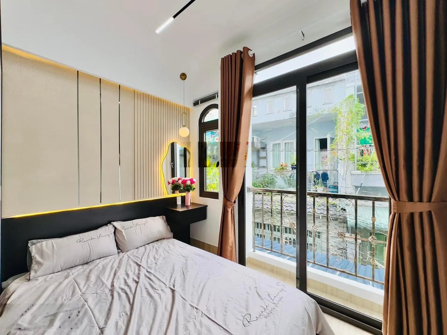 Nhà đẹp ngay trung tâm chỉ 3.65 TỶ, MT Lê Hồng Phong, phường 10, Quận 10, 3PN - 3WC, sổ hoàn công