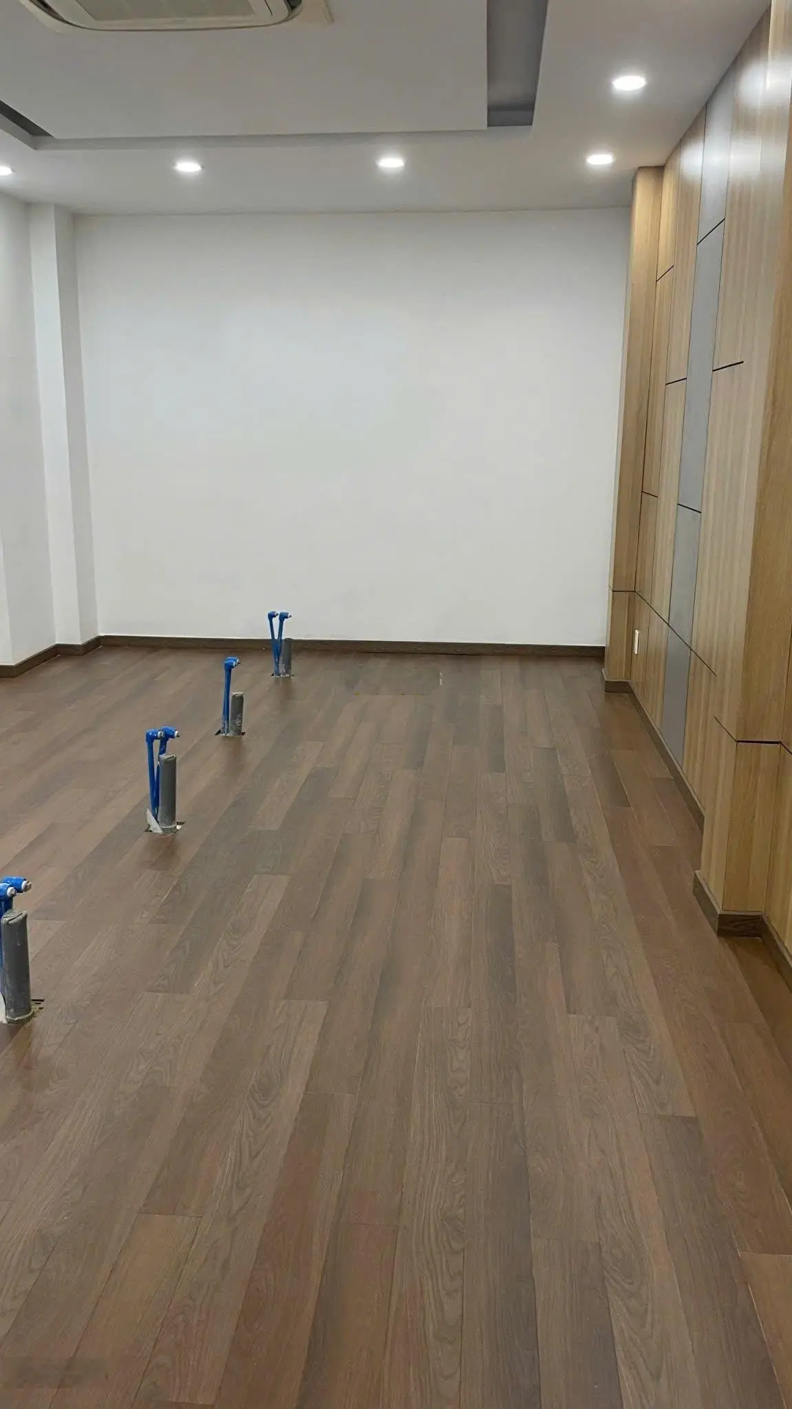 Mặt tiền ngang 5m, đường Hoa Lan ngay vòng xoay Phan Xích Long - 4 tầng, giá 18 tỷ