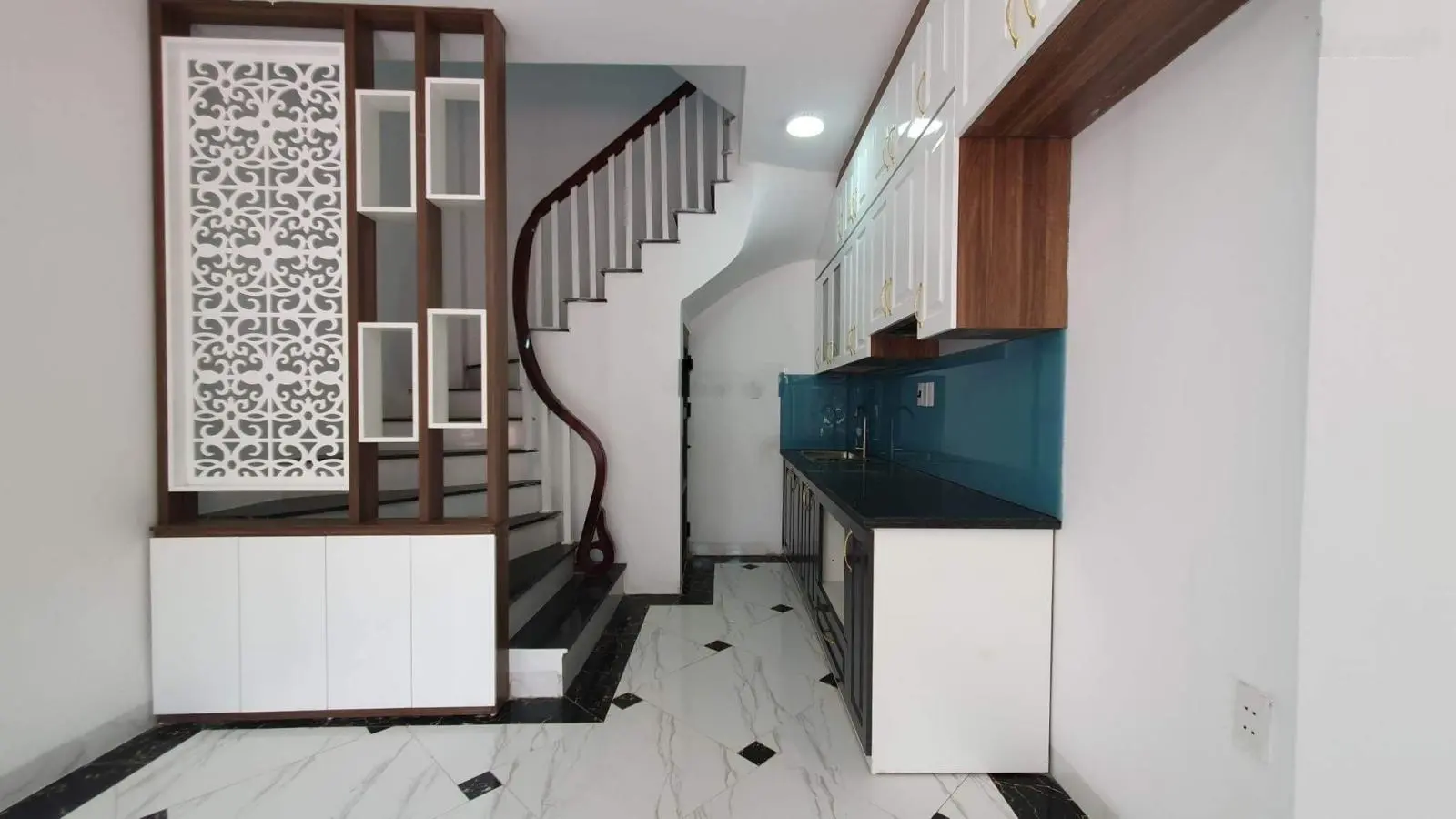 Bán nhà Trương Định, rẻ nhất thị trường, ba gác, xây mới, hiện đại, 43m2, 5T, nhỉnh 5 tỷ