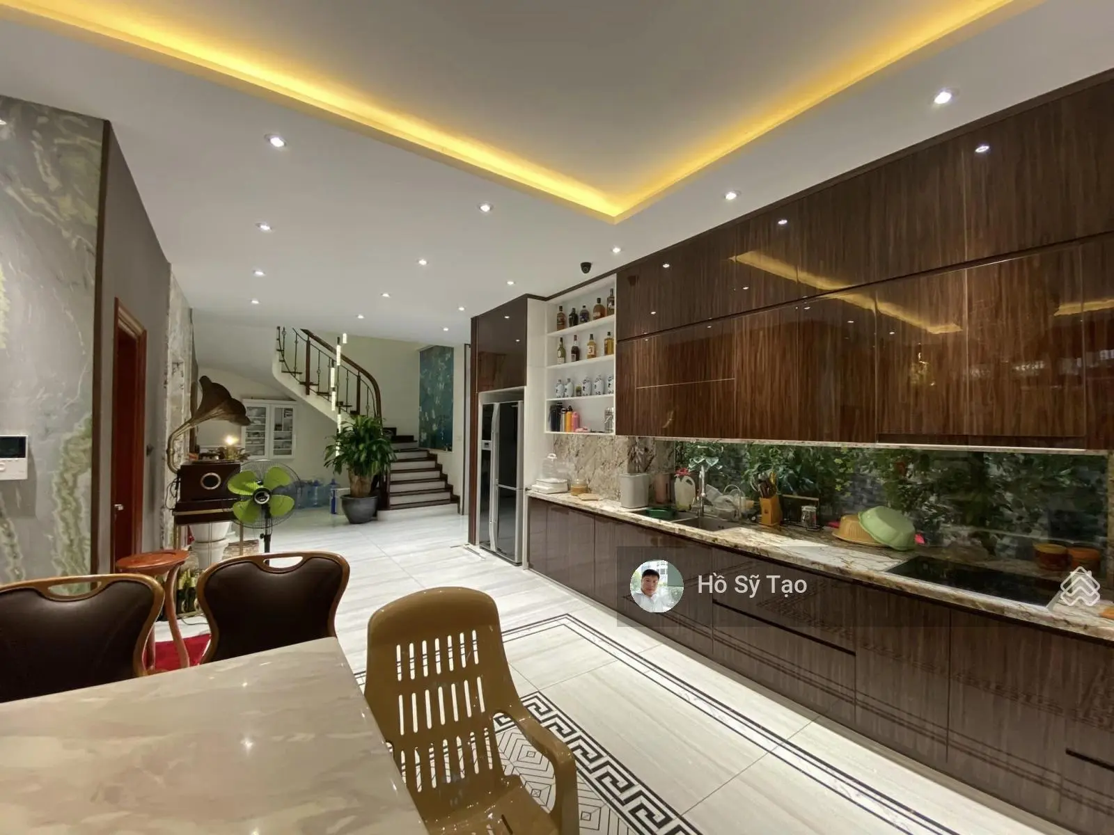 Bán biệt thự liền kề, lô góc 112,5m2, 8T, MT 7,26m đường Nguyễn Tuân-Thanh Xuân. Giá chào 42,6 tỷ