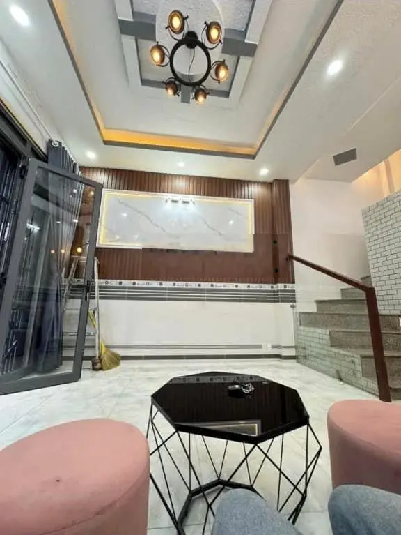 Giảm mạnh 250tr! Bán gấp căn nhà Bàn Cờ, Quận 3 chỉ 3tỷ2/54m2, 1 trệt 2 tầng, khu an ninh. Sổ ngay