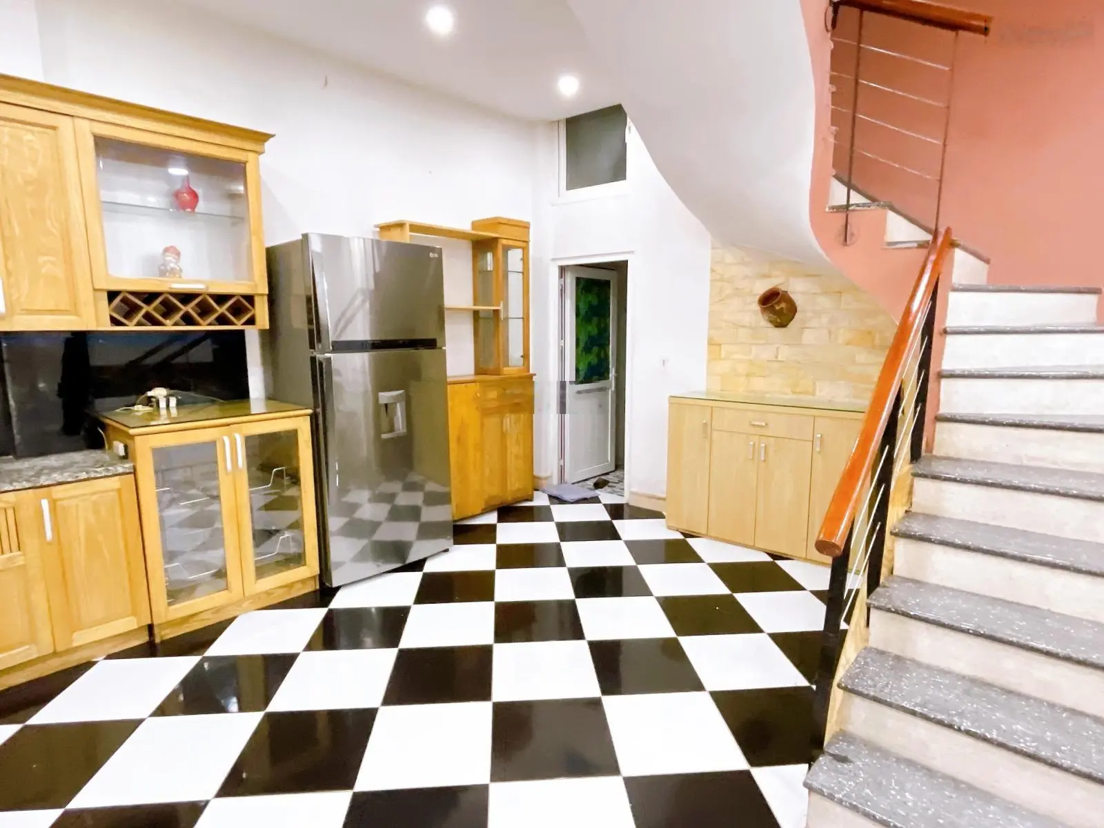 Nhà cực đẹp - phúc tân - hoàn kiếm - cách 10m ô tô đỗ cổng - ngõ nông thẳng tắp - 30m ra mặt phố