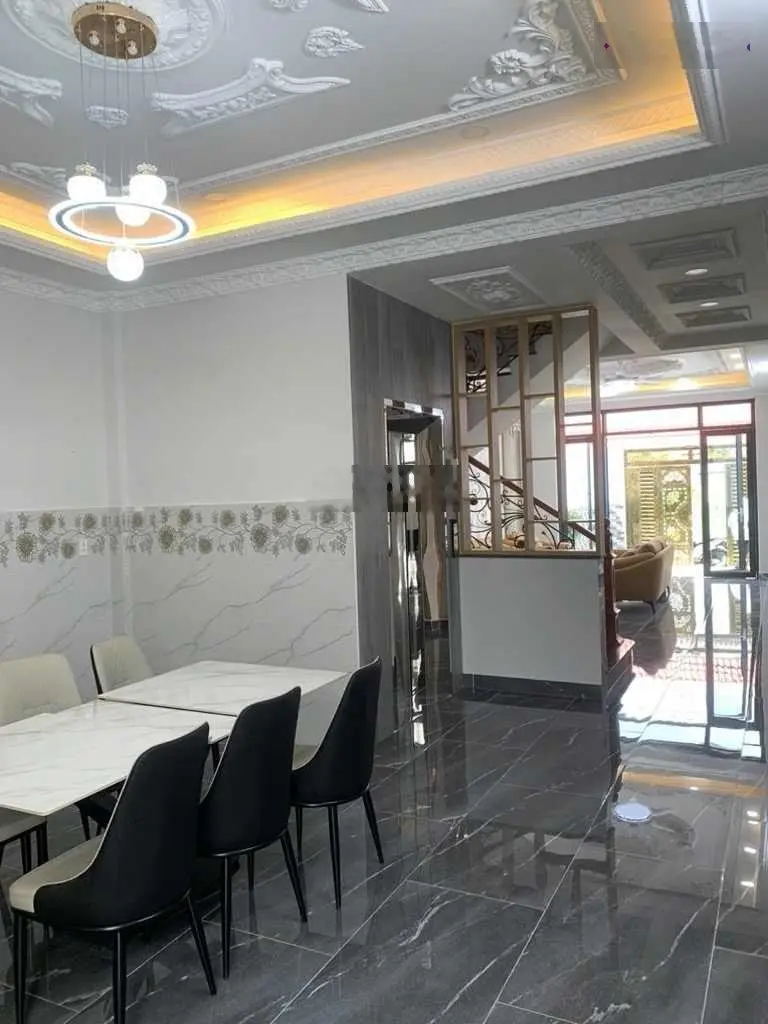 BÁN NHÀ ĐẸP 125M2 3 TẦNG NGANG 5M THANG MÁY HXT TRÁNH PHAN VĂN HỚN
