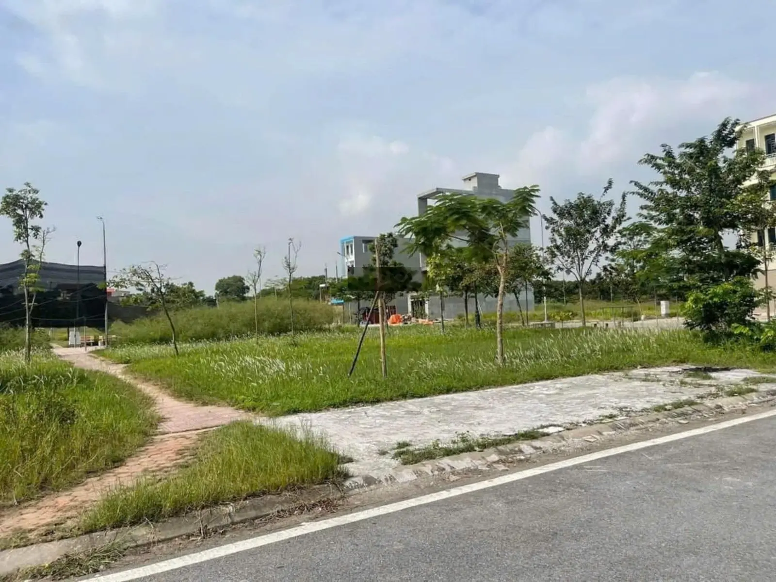Bán lô áp góc dãy L10 nhìn vườn hoa Khắc Niệm 1, 100m2, mt 5m, giá 5,65 tỷ