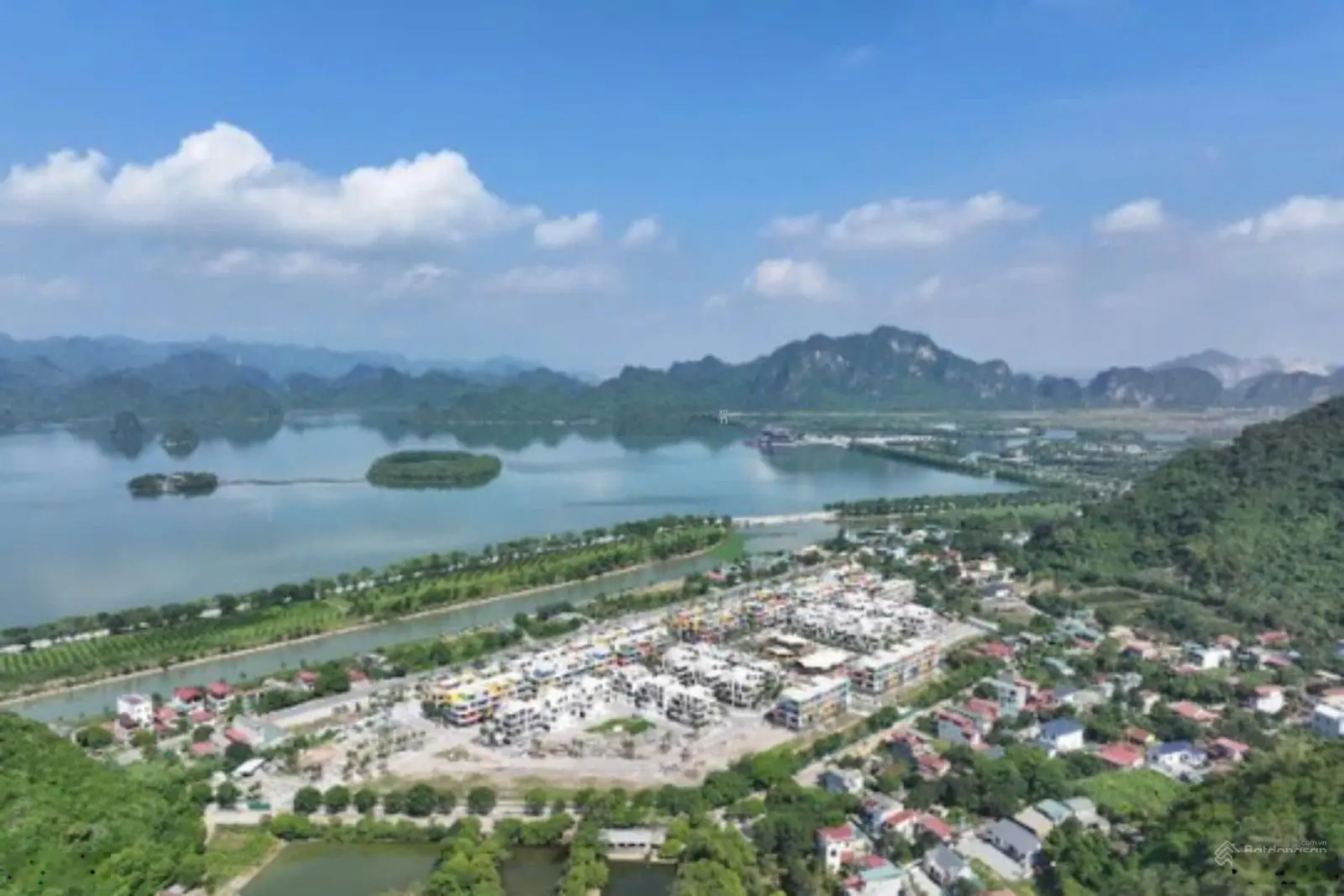 FLAMINGO GOLDEN HILL - Thành phố Đồi Vàng - Vịnh Hạ Long trên cạn - View Vịnh hồ 600ha mặt nước