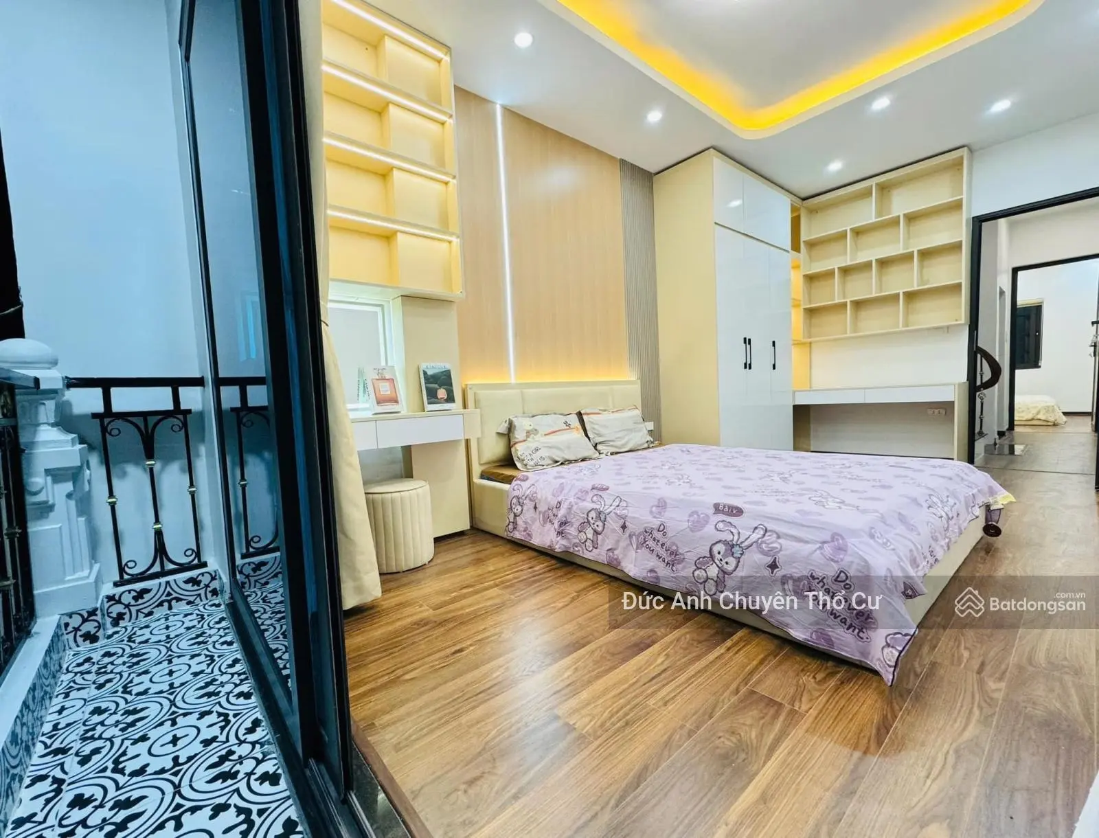 Bán nhà Nguyên Hồng 45m2 gần ô tô ở sướng, lô góc cực thoáng sáng