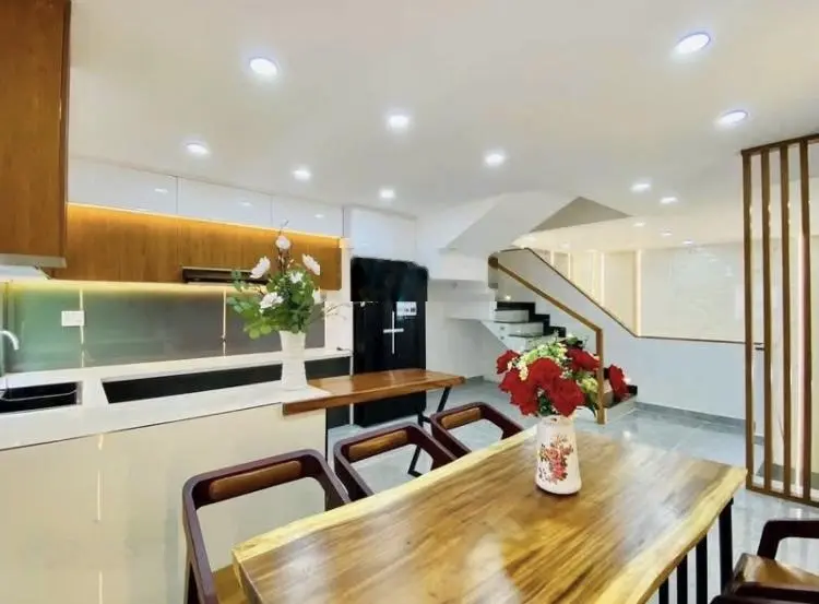 Bán nhà Nguyễn Hữu Hào-Q1 giá chỉ 4.020tỷ/76m2. Gần chung cư Millenium. Cho thuê 30tr