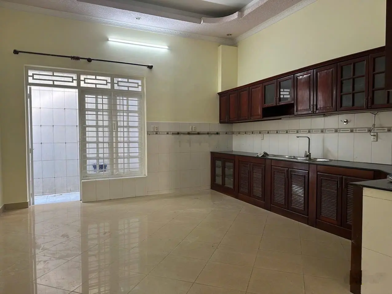 Chính chủ gửi bán căn nhà 3 lầu đường đôi 20m khu dự án mười mẫu p.b.tr. Đông Q2. Tp thủ Đức.