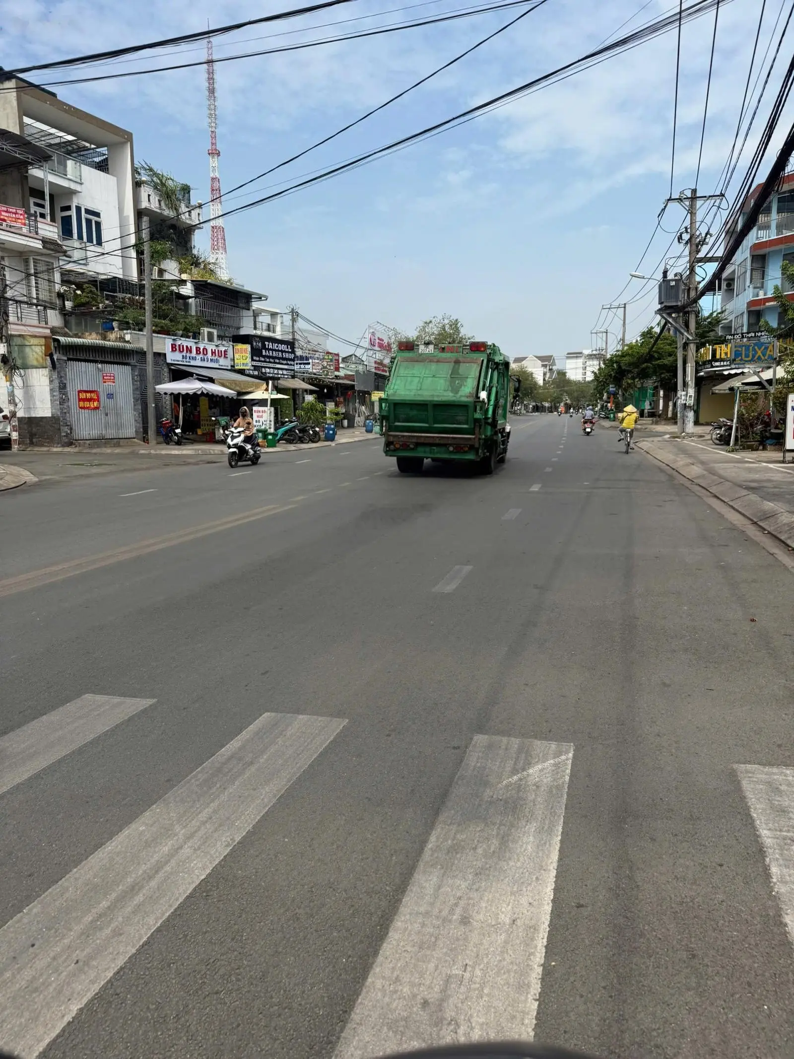 Hiếm. Còn lại 1 căn duy nhất mặt tiền Man Thiện 126m2 nhà 2 mặt tiền trước sau