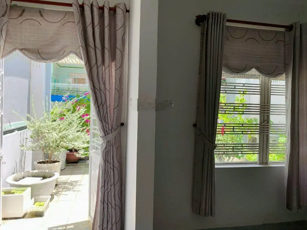 Sở hữu ngay căn nhà với vị trí tiềm năng vuông góc với phố thương mại Phan Đăng Lưu ngay hôm nay