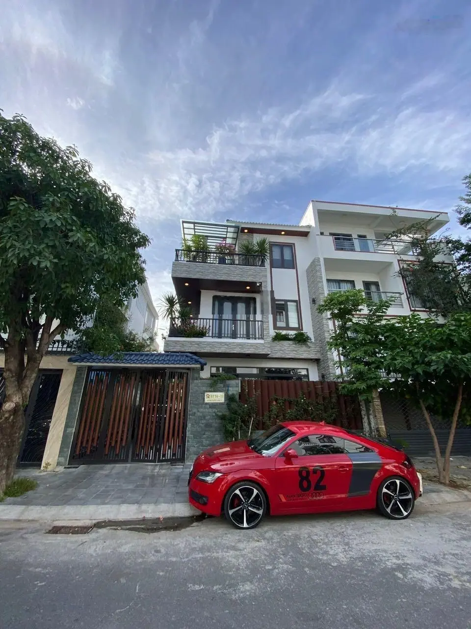 Biệt thự tâm huyết KĐT Phước Long A. Biệt thự hiện đại, vị trí đẹp cách biển chỉ 1km