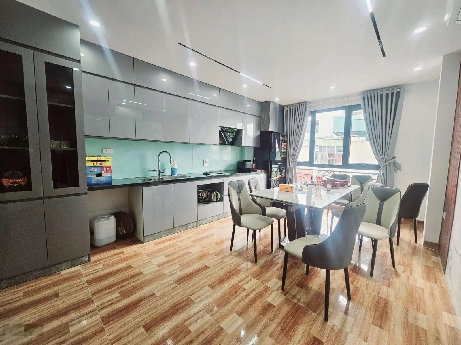 Bán nhà Đường Nguyễn Trãi, Ô tô Thang Máy, Giá Tốt