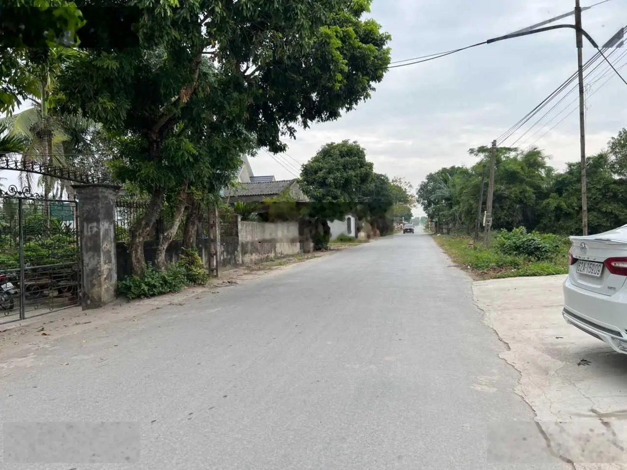 Đất 300tr, đường 7m đầu tư an toàn có sổ đỏ, liên hệ ngay