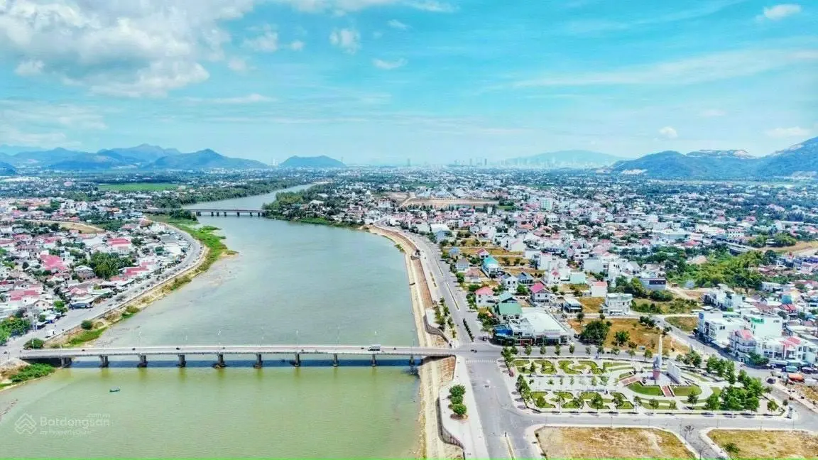 Trục chính Võ Thị Sáu Khu đô thị Nam Sông Cái, vị trí kinh doanh giá 16.2tr/m2