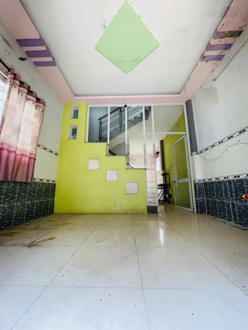 2 Căn nhà chung 1 sổ - 1 căn ở và 1 căn cho thuê -nhà cách đường Lê Thị Hà 200m