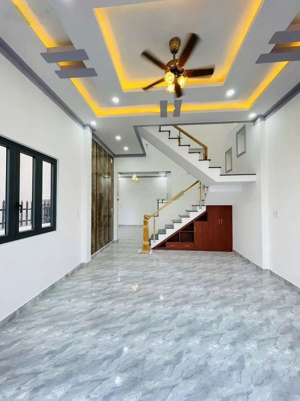Nhà ngay trung tâm thị trấn Cần Giuộc, ngang 6m dài 15m, ô tô đậu trước sân
