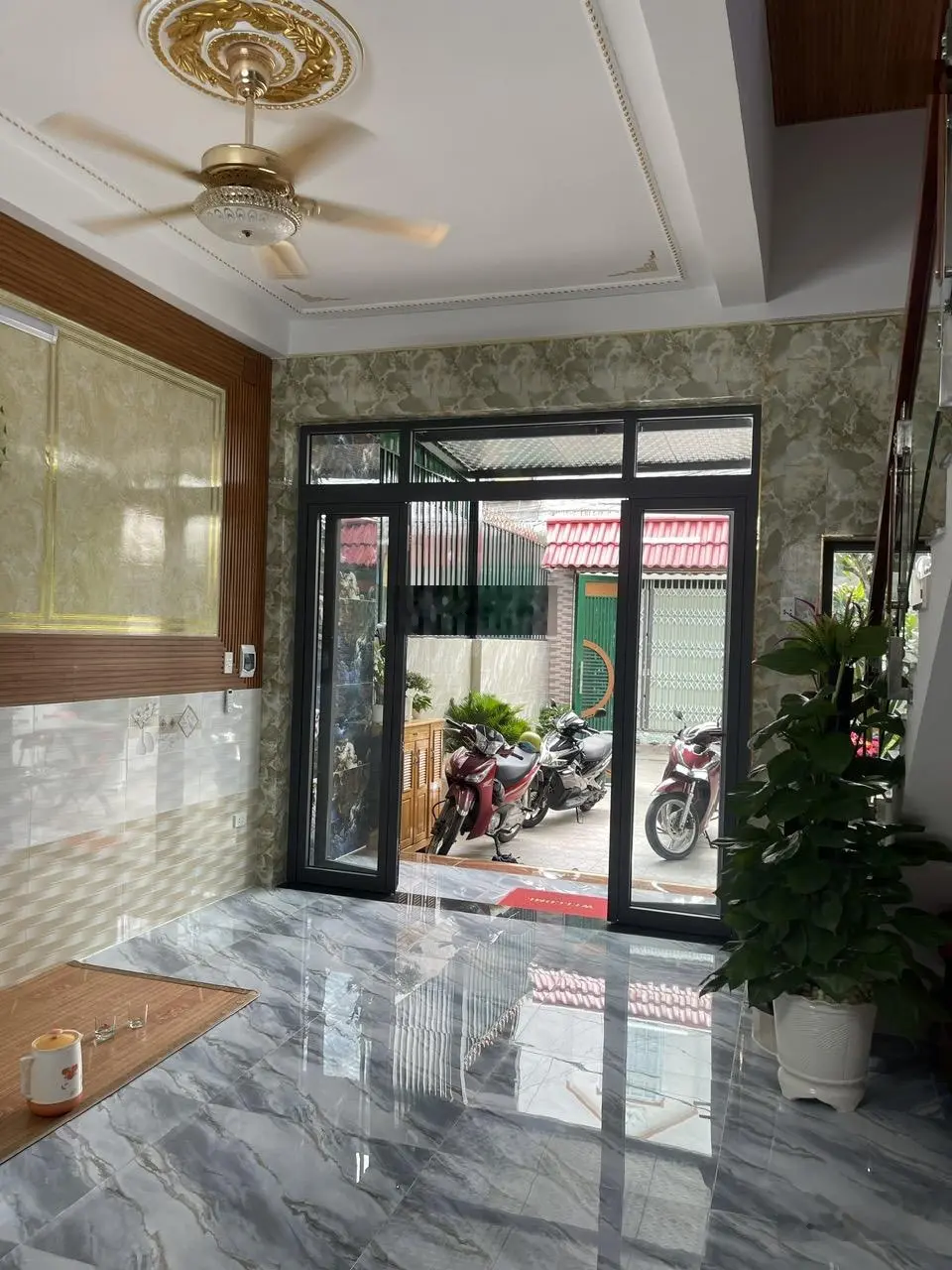 Chính chủ cần bán nhà xây mới cực đẹp gần chợ xóm nghèo phường dĩ an