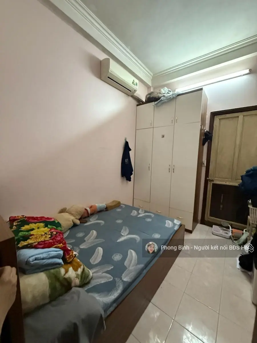 Cần tiền bán gấp giá nào cũng bán. Nhà Nguyễn Chính - Tân Mai 41m2*3T*MT4,5m. Gần phố, trk nhà 3m.