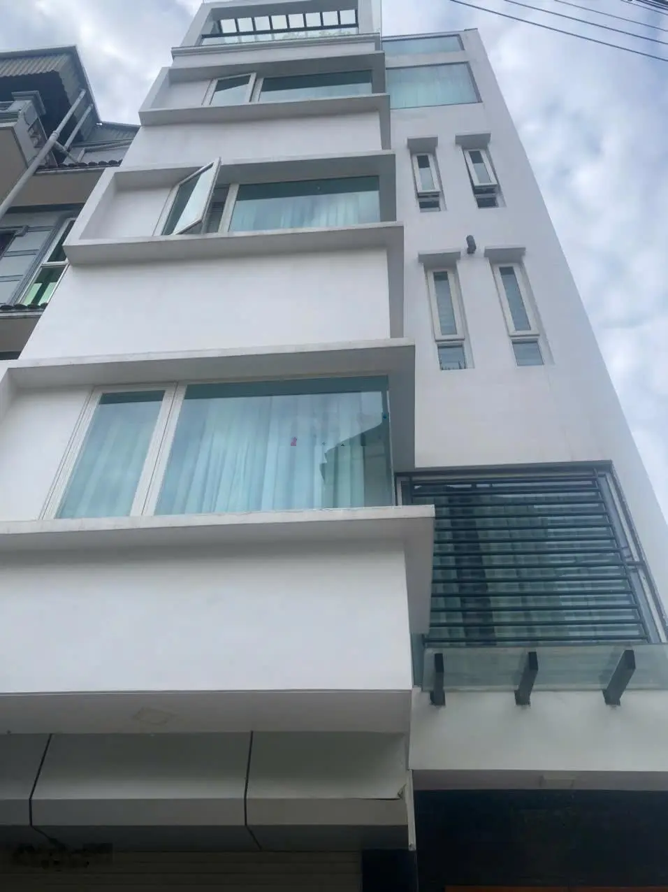 Cần bán nhanh nhà bồ đề -hồng tiến dân xây 52mv5 tầng ô chờ thang máy thông oto gần hồ sinh thái,