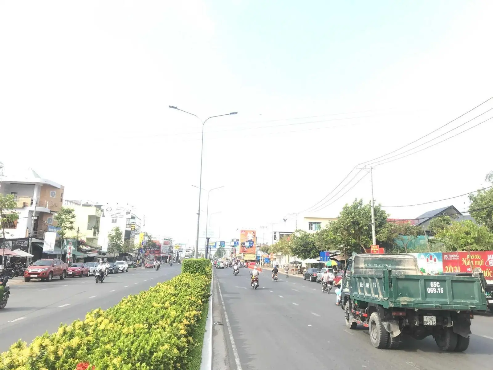 Bán gấp nhà mặt tiền 10m đường Nguyễn Văn Cừ, đang cho thuê kinh doanh. Lời ngay 1,5 tỷ khi mua
