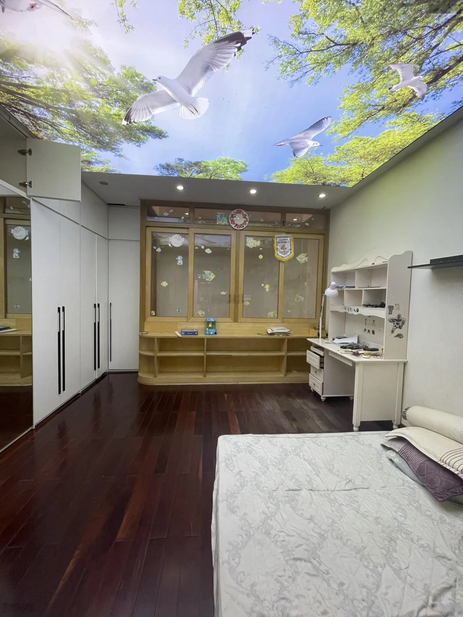 Tôi bán căn nhà liền kề đường Trần Kim Xuyến,Yên Hòa 75m2,mặt tiền 5m nhà đẹp đường rộng vỉa hè 27t