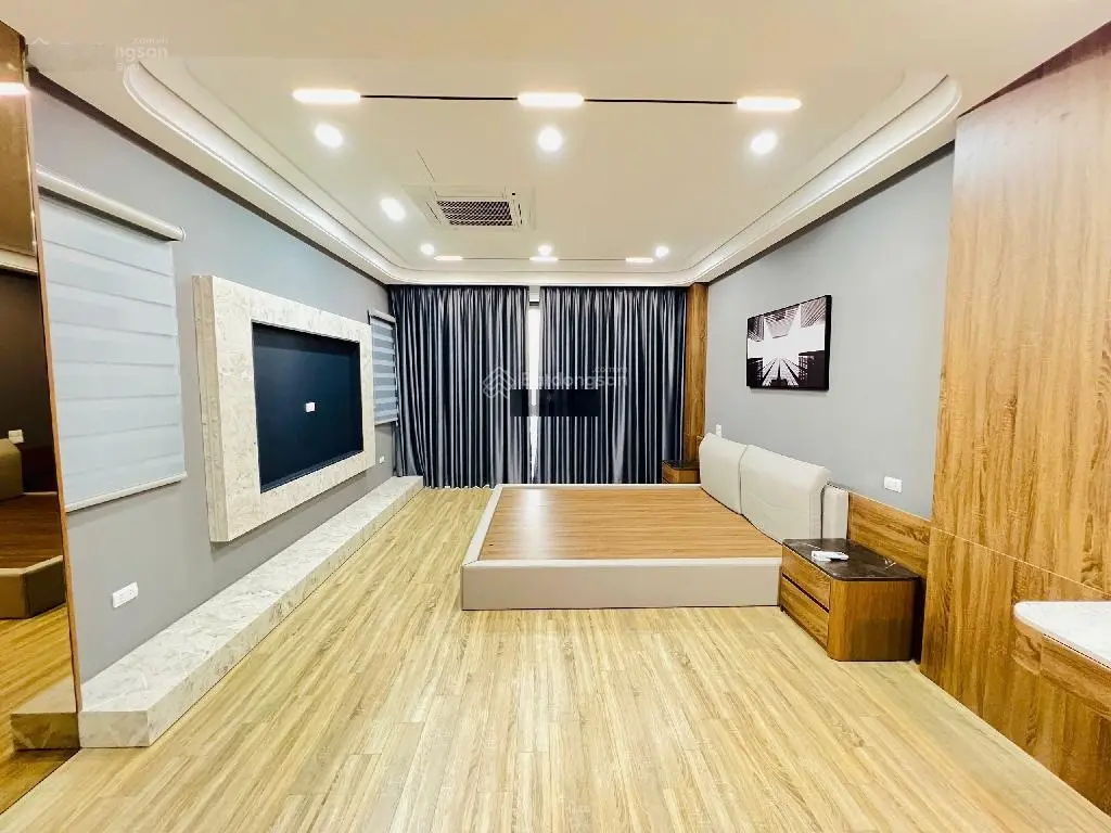 Nguyên Văn Cừ Long Biên, lô góc, 69m2 7 tầng TM, gara ô tô. Nội thất Gô tiền tỷ. Giá 16,8tỷ