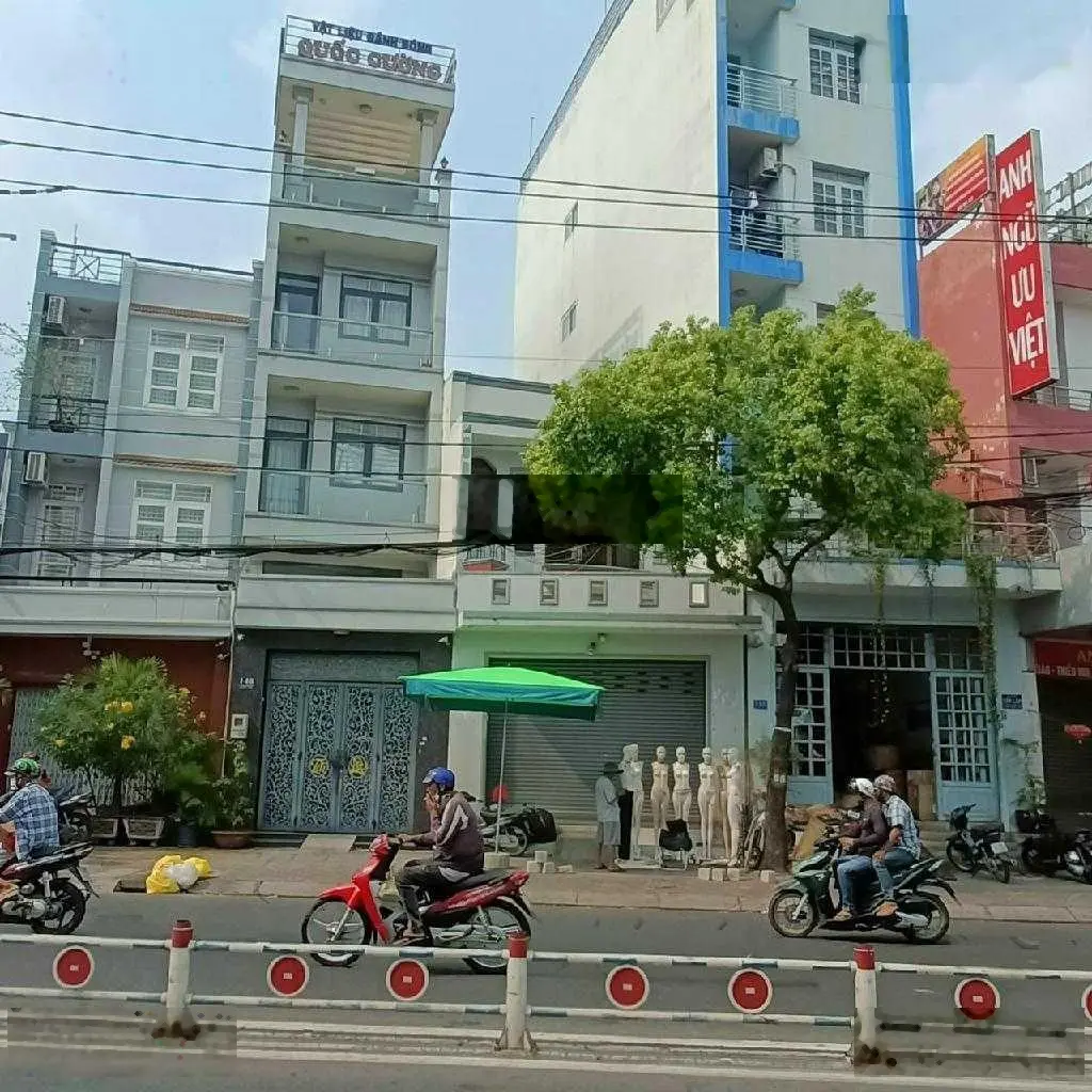 Nhà mặt tiền Lê Văn Quới, Bình Tân, kinh doanh sầm uất, DT 95m2(5x19), giá 14,2 tỷ. LH 0903 949 ***