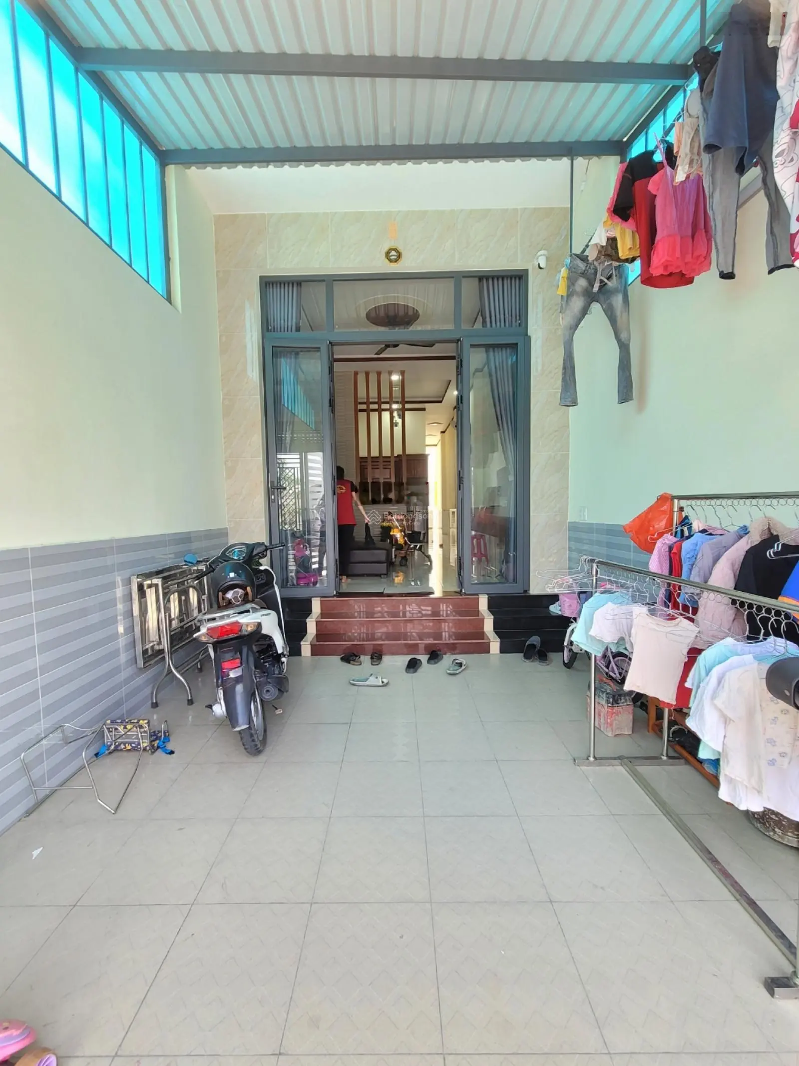 2 tỷ 400 bán nhà cấp 4 cách đường Nguyễn Thị Tươi 100m P. Tân Bình TP. Dĩ An