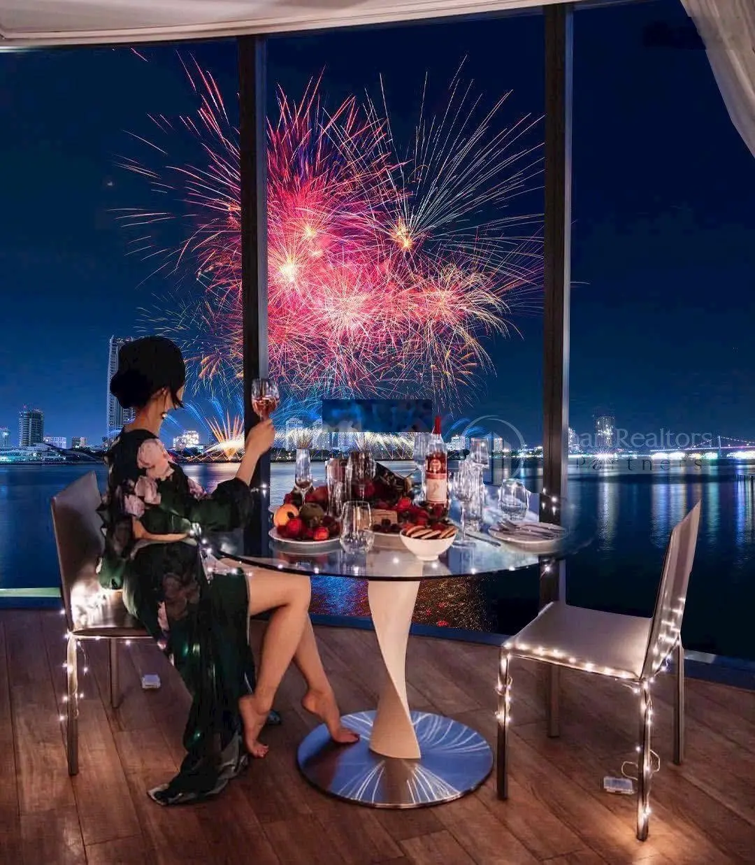 Nhà phố mặt tiền Trần Hưng Đạo vừa mặt Sông Hàn, tổ hợp Vip Nhất Đà Nẵng - Sun Symphony Residence