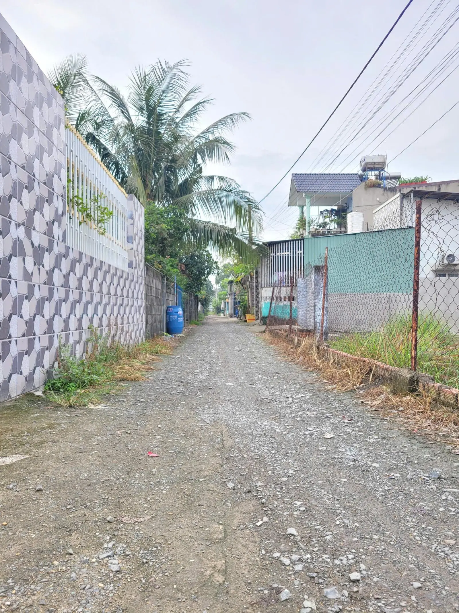 Bán đất 2MT ngang 8,2x15,6m ngay trung tâm y tế Dĩ An chỉ 2ty450 TL