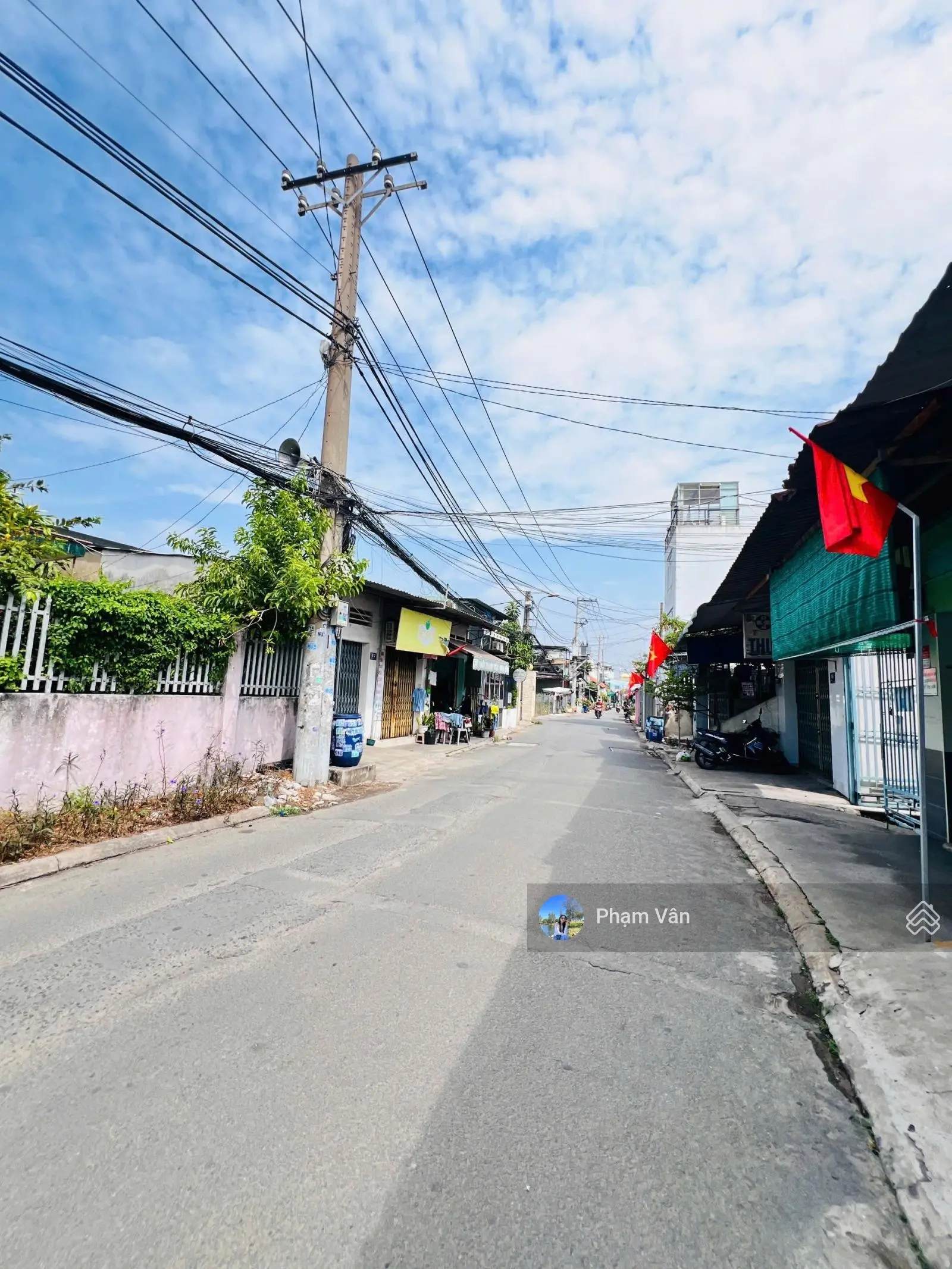 Chỉ 3 tỷ nhỉnh - Sở hữu nhà mới, đẹp vào ở ngay, hẻm lớn xe tải vào tới gần Phạm Văn Đồng, 68m2