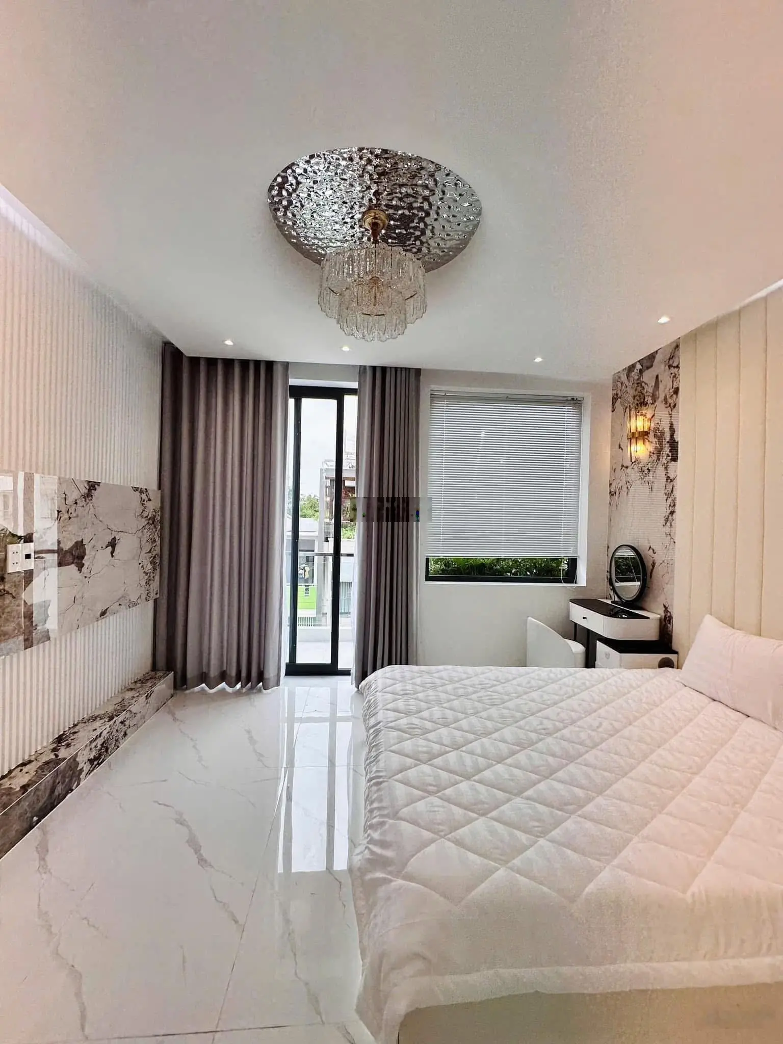 Bán nhà HXH 7m thông 276/113 Thống Nhất P16 ngay Lotter Mart 4 tầng 4PN 5WC 4x15.3m có thang máy