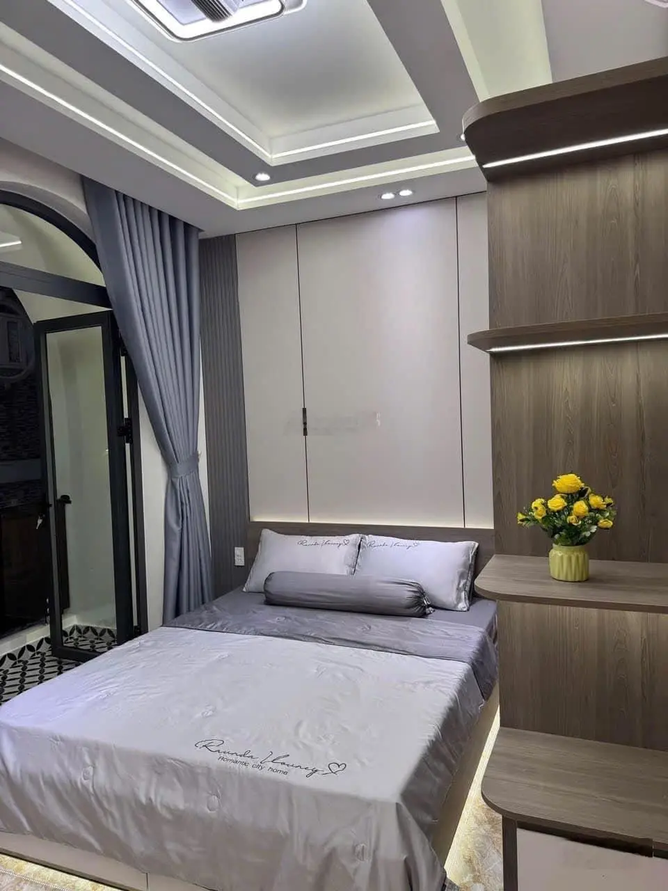 Bán gấp giá 3tỷ090 sổ sẵn cầm tay, nhà Phan Thúc Duyện, P4, Tân Bình 1T2L 63m2(4,5*14) cạnh sân bay