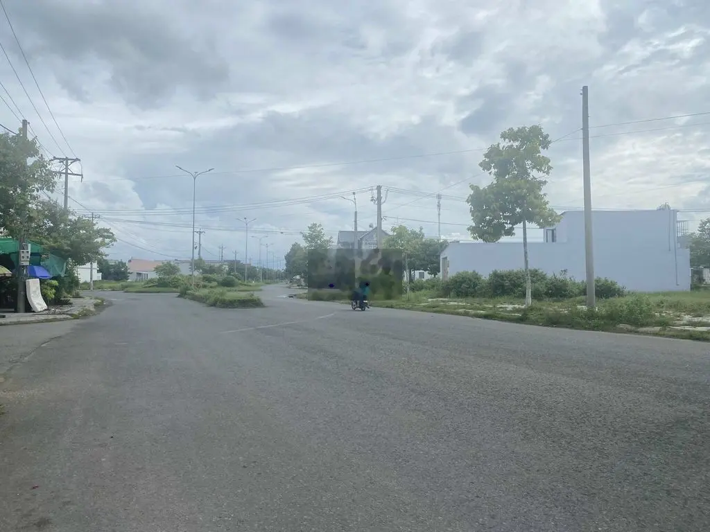Mặt tiền đường số 1 khu Minh Linh