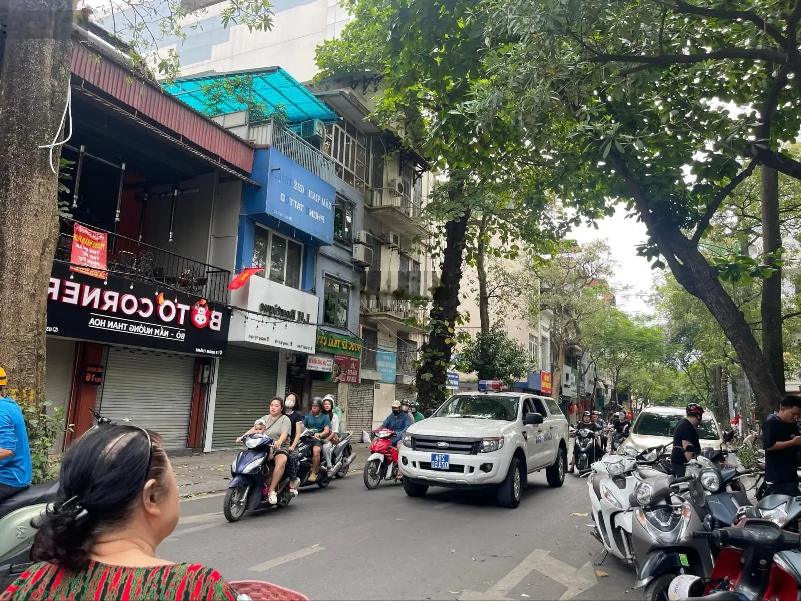 Mặt Phố Quán Thánh Ba Đình Dt:65m x 3T Mt:12m Giá 26 Tỷ Đang Cho Thuê 40 Triệu ÔTô Đỗ Cửa Ngày Đêm