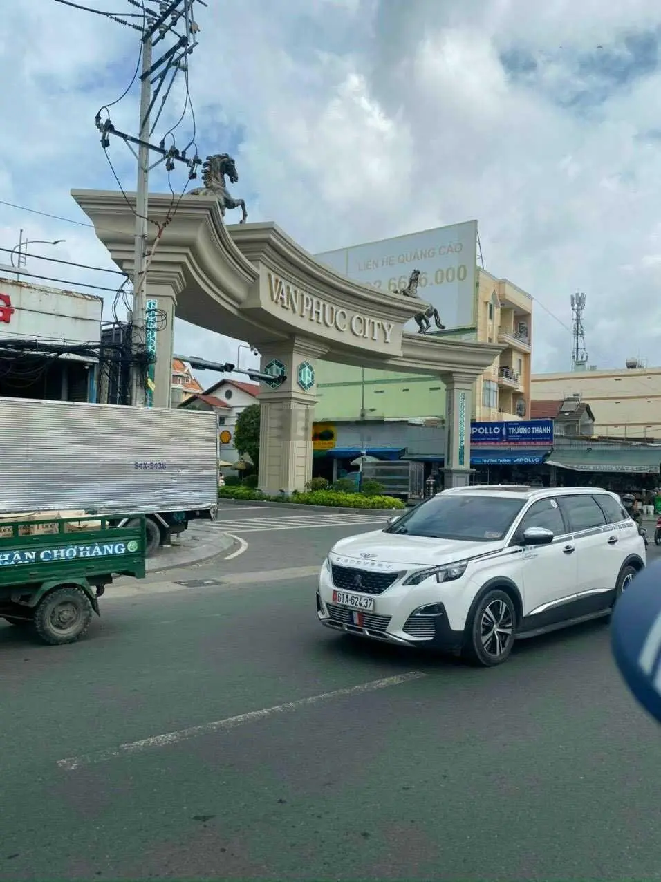 Bán căn nhà 4 lầu, kế bên Vạn Phúc City, hẻm nhựa xe tải, ~60m2, 4PN, 4WC, vừa ở vừa làm VP
