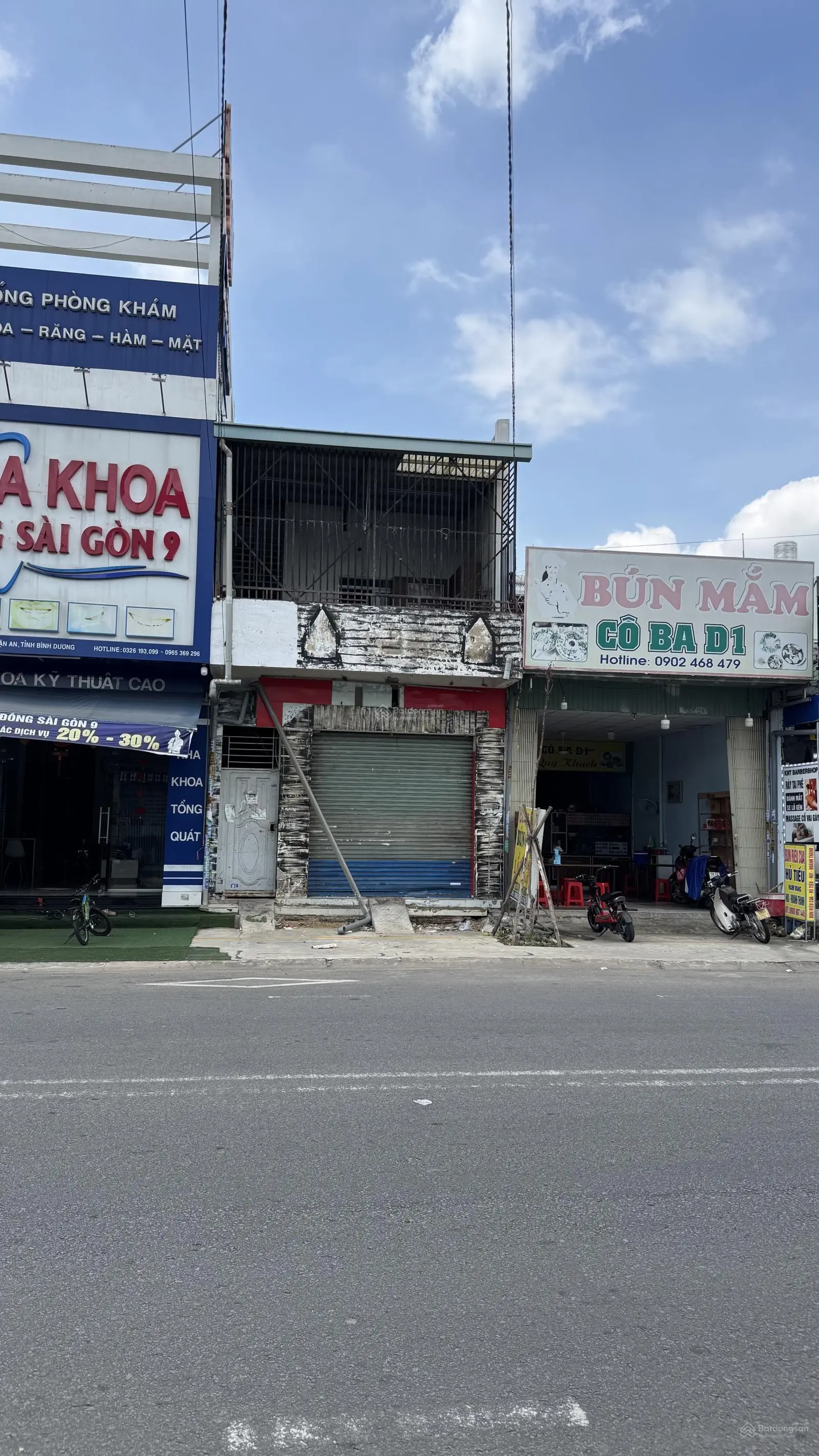 Rẻ ngang giá đất trống. Bán gấp mặt bằng kinh doanh đường chính D1 kế chợ Vietsing