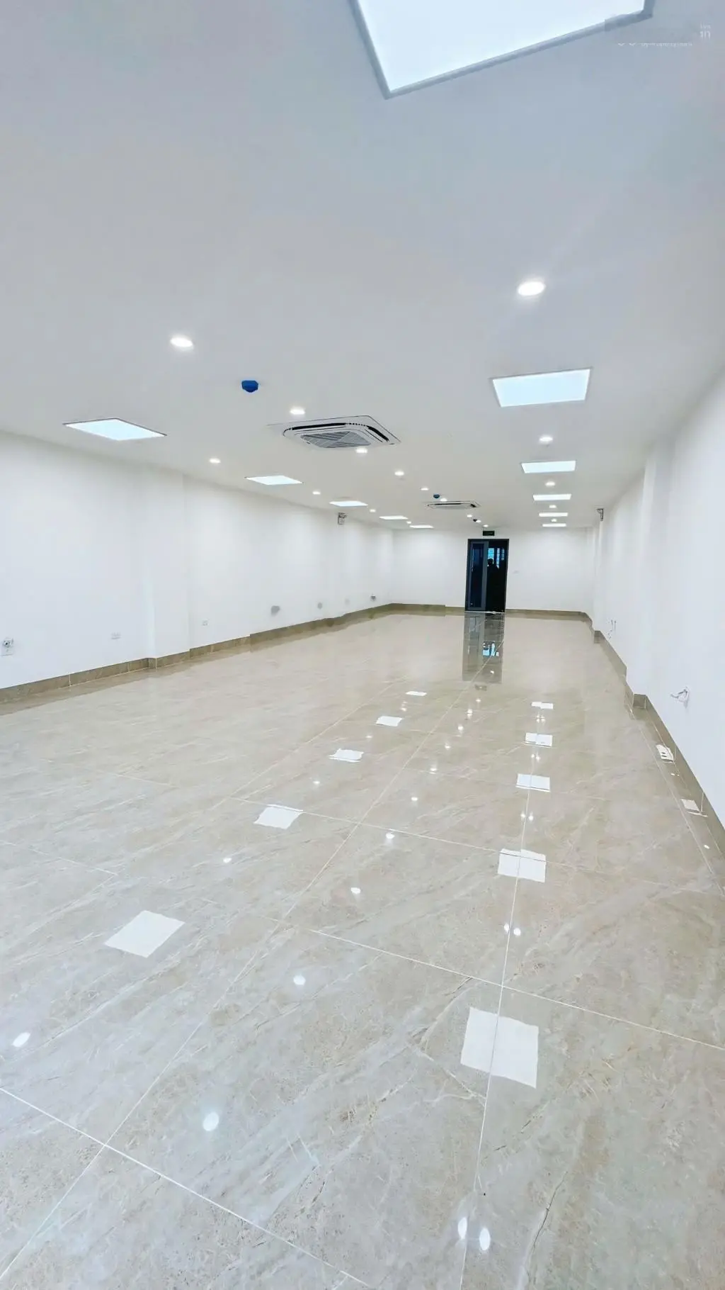 Bán toà VP MP Tô Vĩnh Diện, vỉa hè rộng, thông sàn, tầng hầm, dòng tiền ổn định, 120m, 8T, MT 6m
