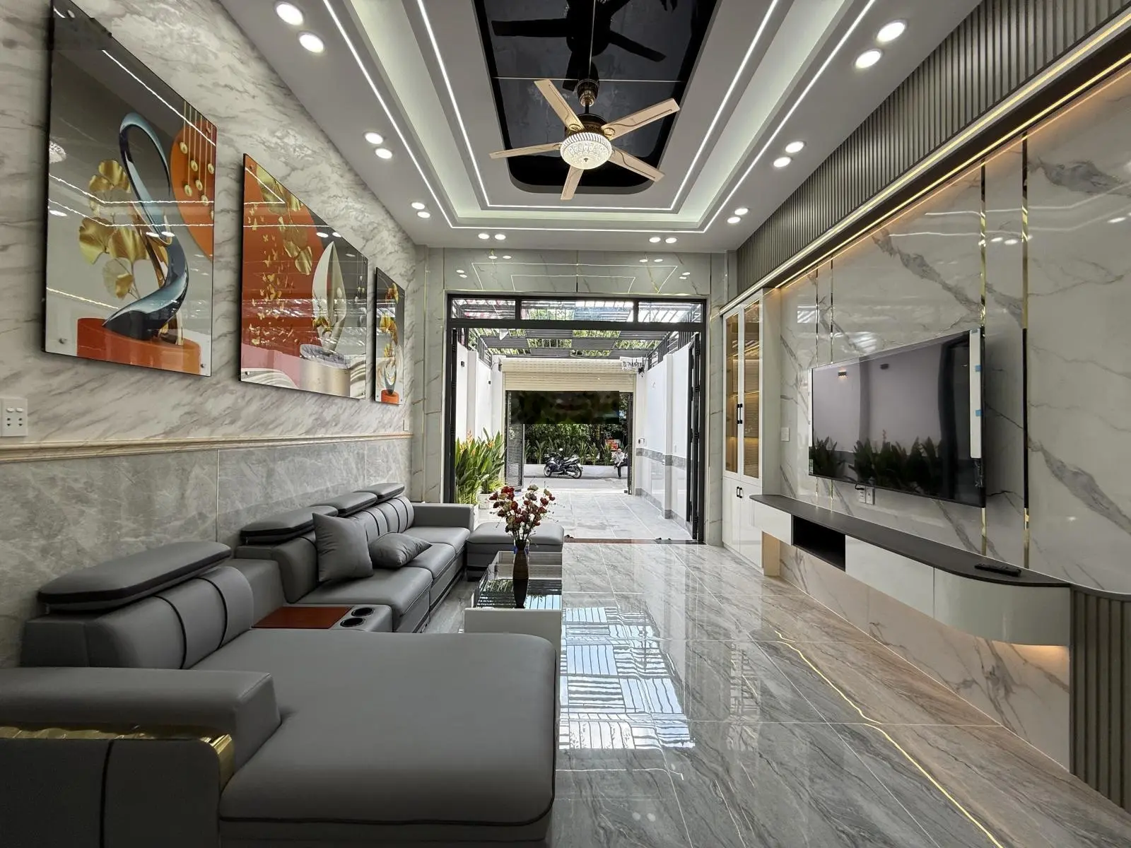 Nhà mặt tiền đường thông sẹc ngắn Hà Hà Huy Giáp, DT:4x25M, Trệt, 3 Lầu, 4PN, Sân ô tô, Sân thượng
