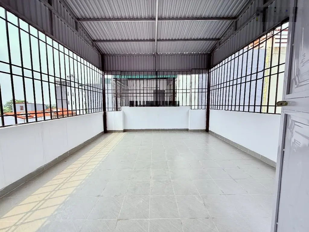 Siêu rẻ phố trạm 5,6 tỷ có ngày nhà 5 tầng, full nội thất ô tô cách nhà 30 m