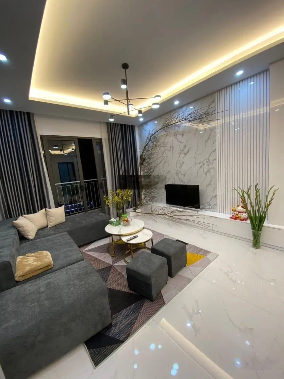Bán nhà Hàng Vải diện tích 43 m2 x 5 tầng MT 4,3 m giá 17,9 tỷ
